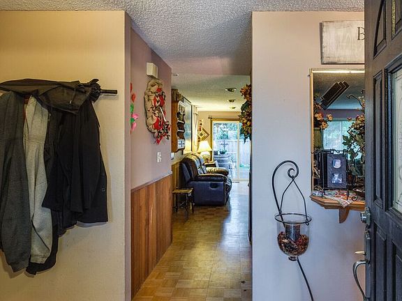3rd image of 17718 NE 22nd Cir