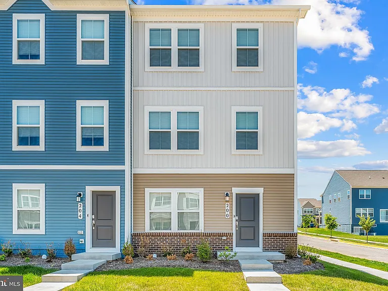 200 Swan Field Ave — Photo 2