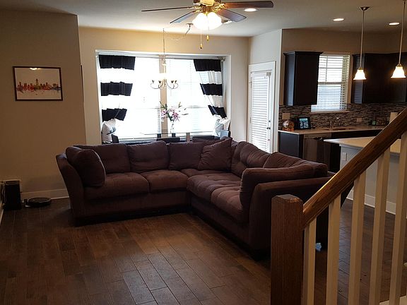 3rd image of 917 Mountaineer Ln