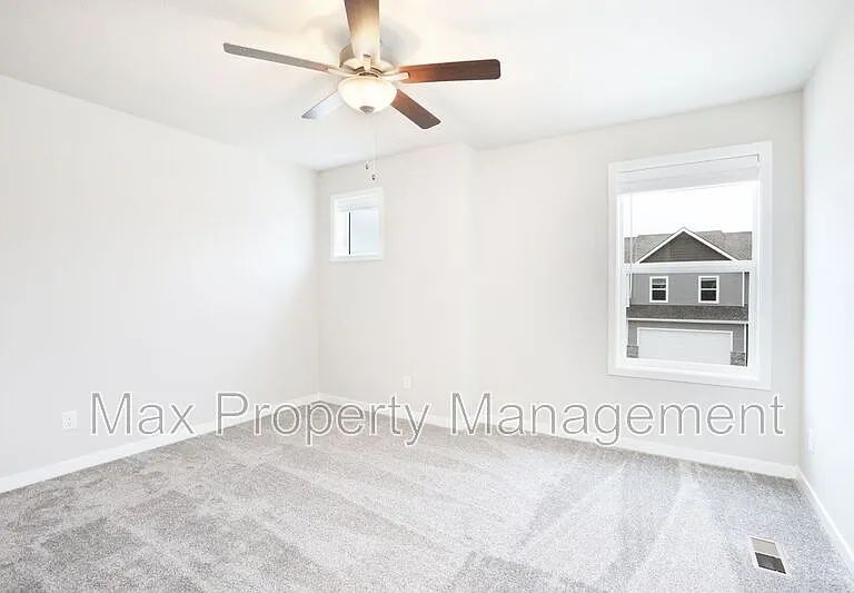 211 NE Whitetail Ln — Photo 6