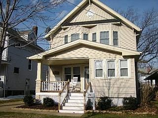 1st image of 1618 Rosewood Ave