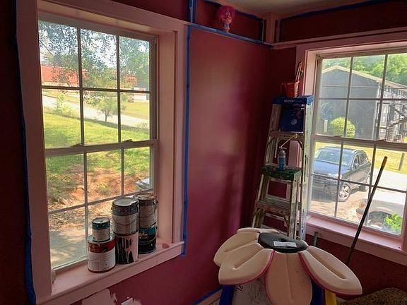 5th image of 1550 Knox Dr SE