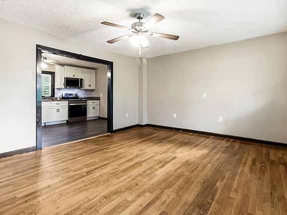 3rd image of 313 Maple St