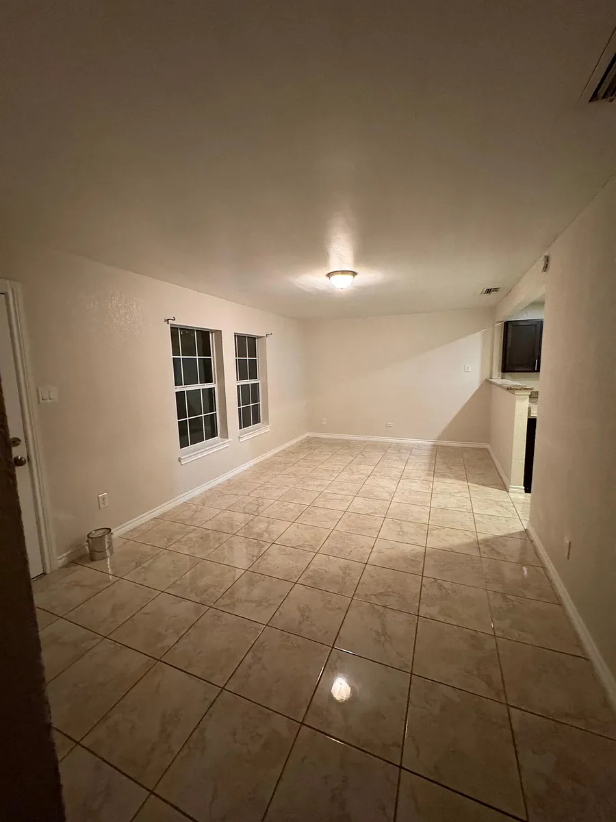 Building Photo - 5118 Cien Dr