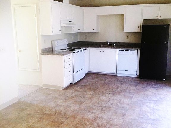2nd image of 3400 Blythe Dr