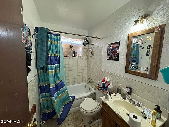4th image of 1102 Cuba Dr