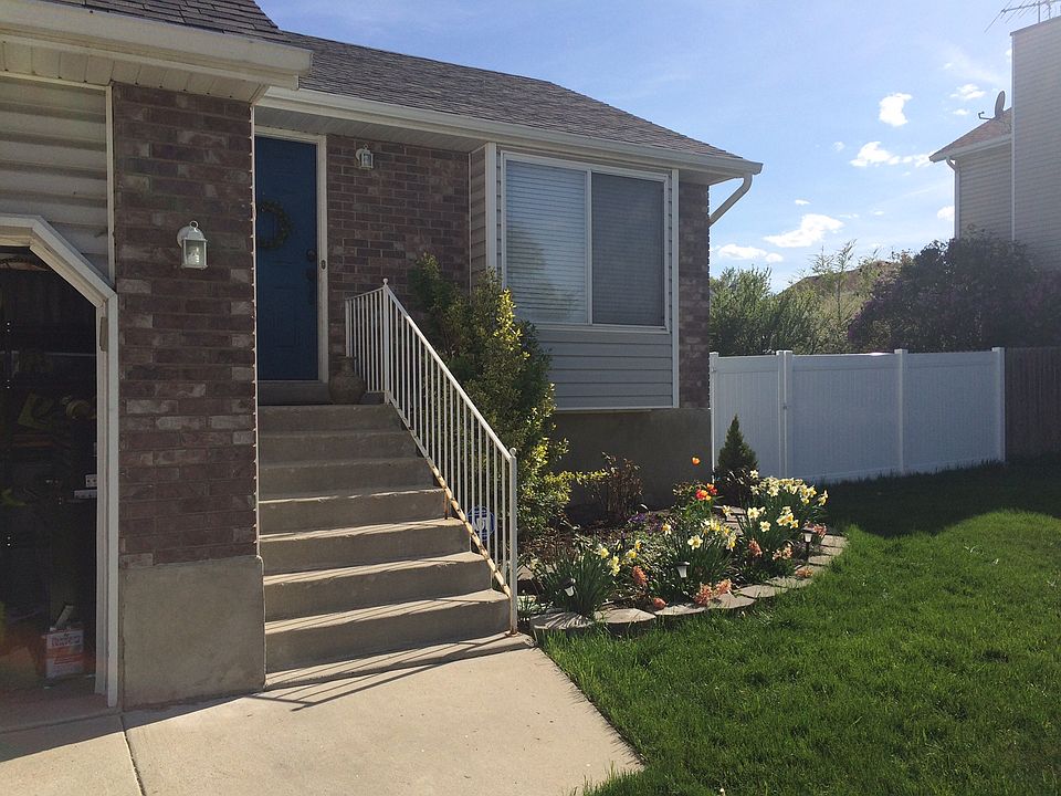 1st image of 1625 W Plum Creek Dr