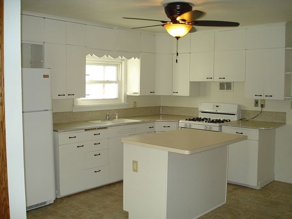 3rd image of 1410 Winnebago St #1410