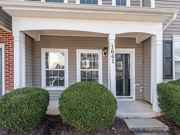 1641 Snowmass Way — Photo 2
