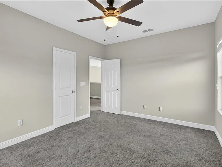 1389 Heritage Landings Dr — Photo 79