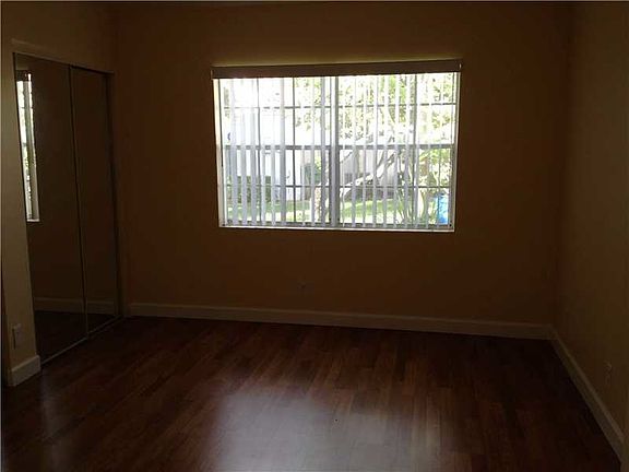 4th image of 1480 Springside Dr