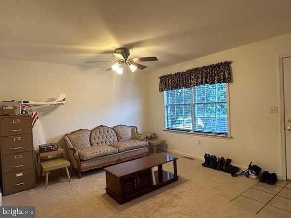 4th image of 189 Birchtree Ct