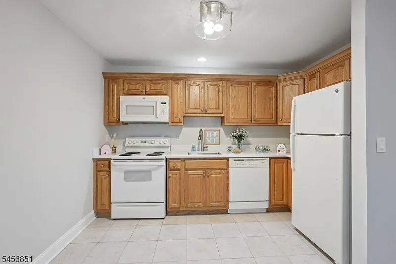 1 bed, 1.0 bath, $2,250 — Photo 2