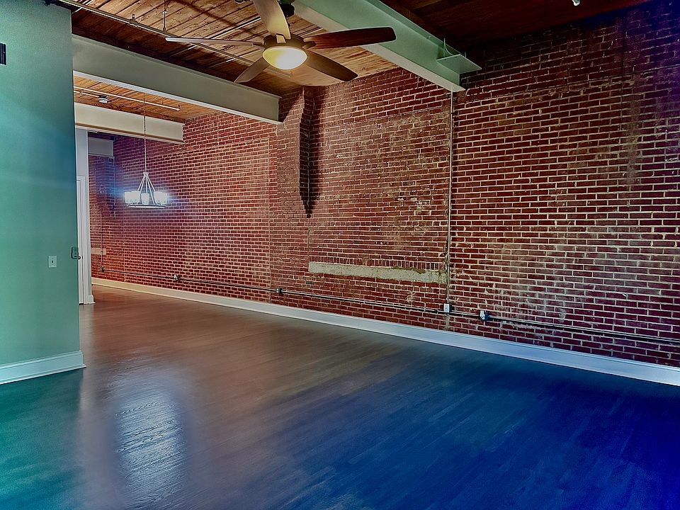 1st image of 310 Arlington Ave Unit 211
