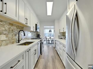 6 Horizon Rd #2209, Fort Lee, NJ 07024