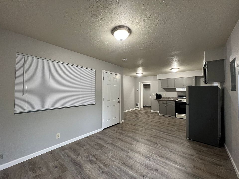 1st image of 13400 SE Stark St #11