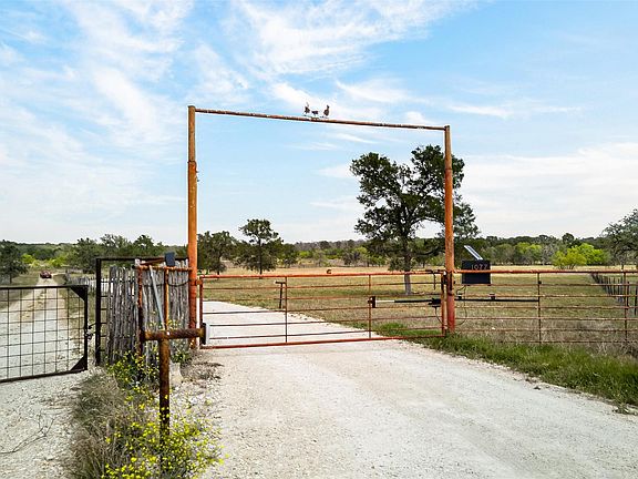 2nd image of 1077 Burdette Wells Rd