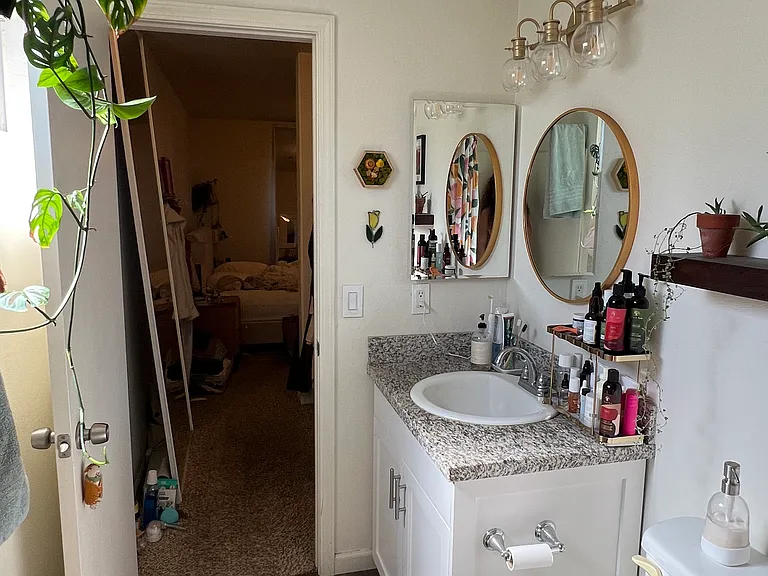 1035 Southwood Dr #J — Photo 13