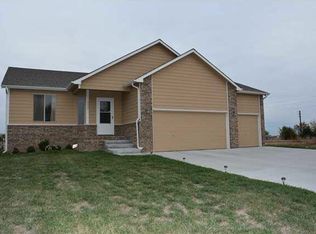 5522 S Victoria Ct, Wichita, KS 67216