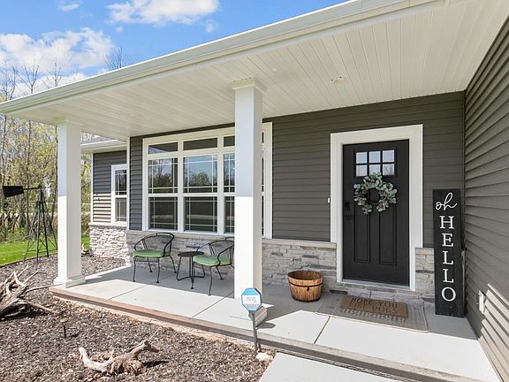 3rd image of 1583 Woods Edge Ln
