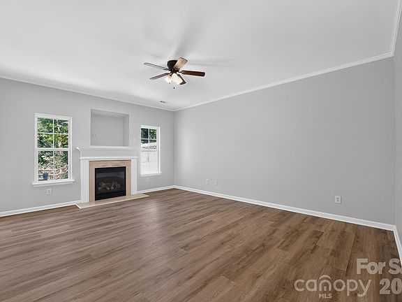 3rd image of 13711 Singleleaf Ln