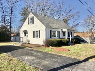 7 Woodland Dr, Windham, CT 06280