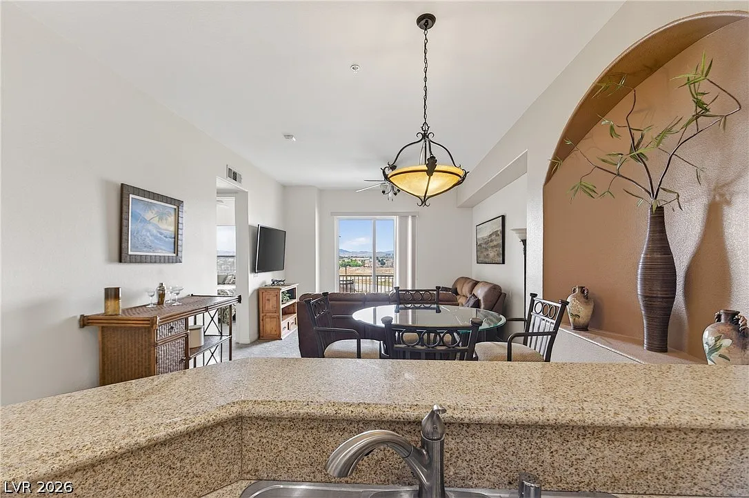 2 bed, 2.0 bath, 1038 sqft, $1,895 — Photo 2
