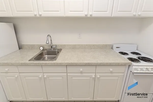 Rented by FirstService Realty (legacy) | media 16