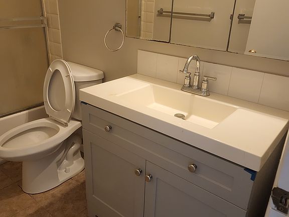 2nd image of 21888 Thelma St APT 1
