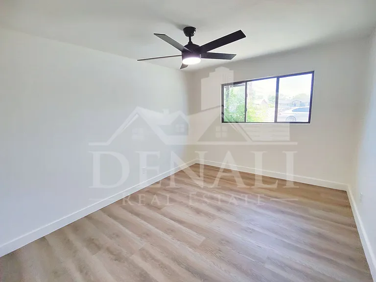 7321 E Coronado Rd — Photo 11