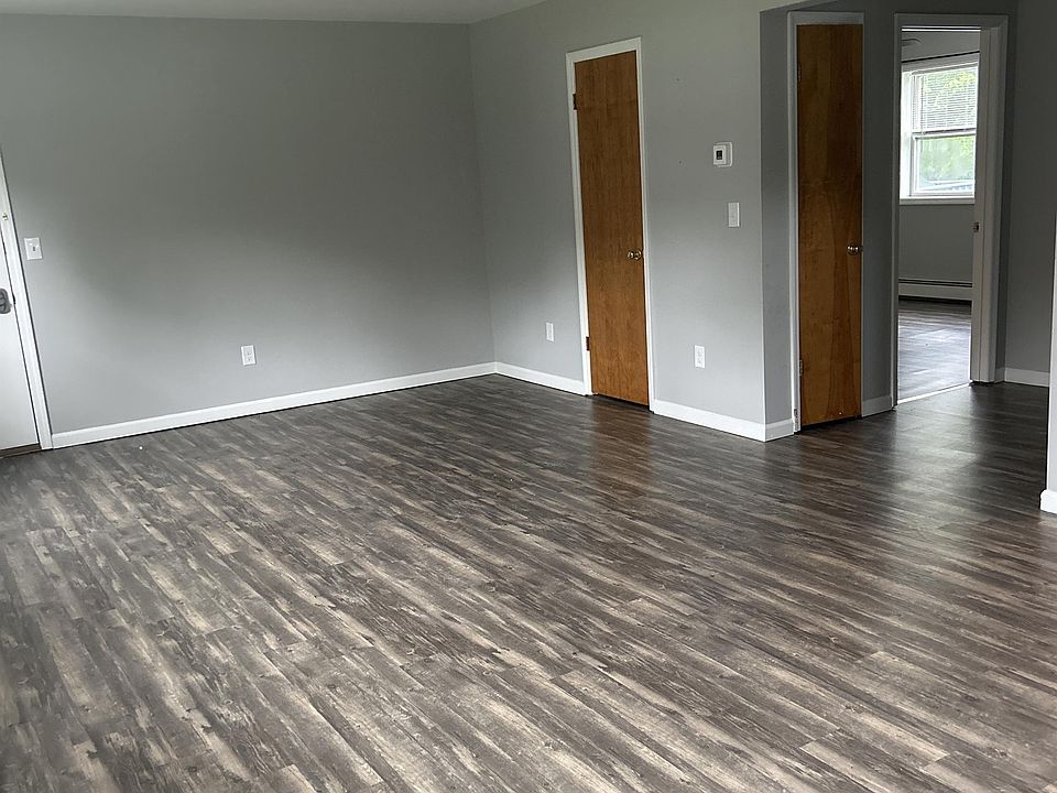 1st image of 213 Woodcrest Dr APT C