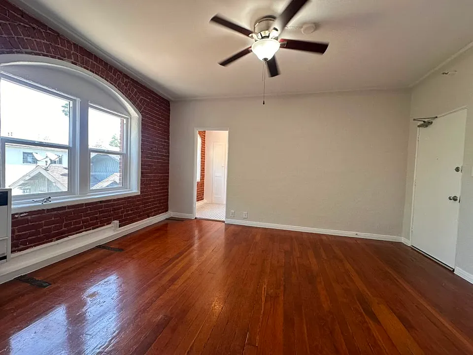 1237 Edgemont