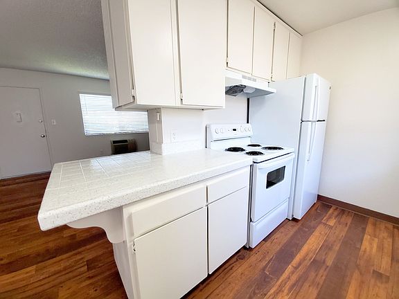 4th image of 434&456 458 S Mollison Ave #36