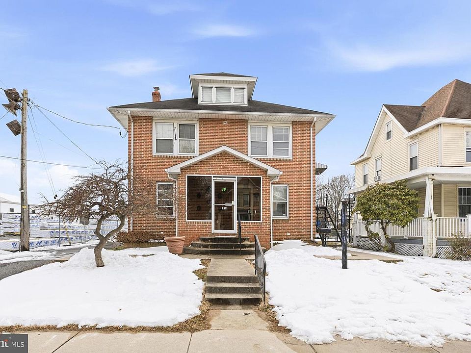 1st image of 212 W Main St