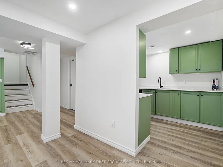 660 Mackechnie Cres #LOWER — Photo 17