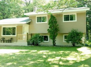 7 Lawrence Dr, Marquette, MI 49855