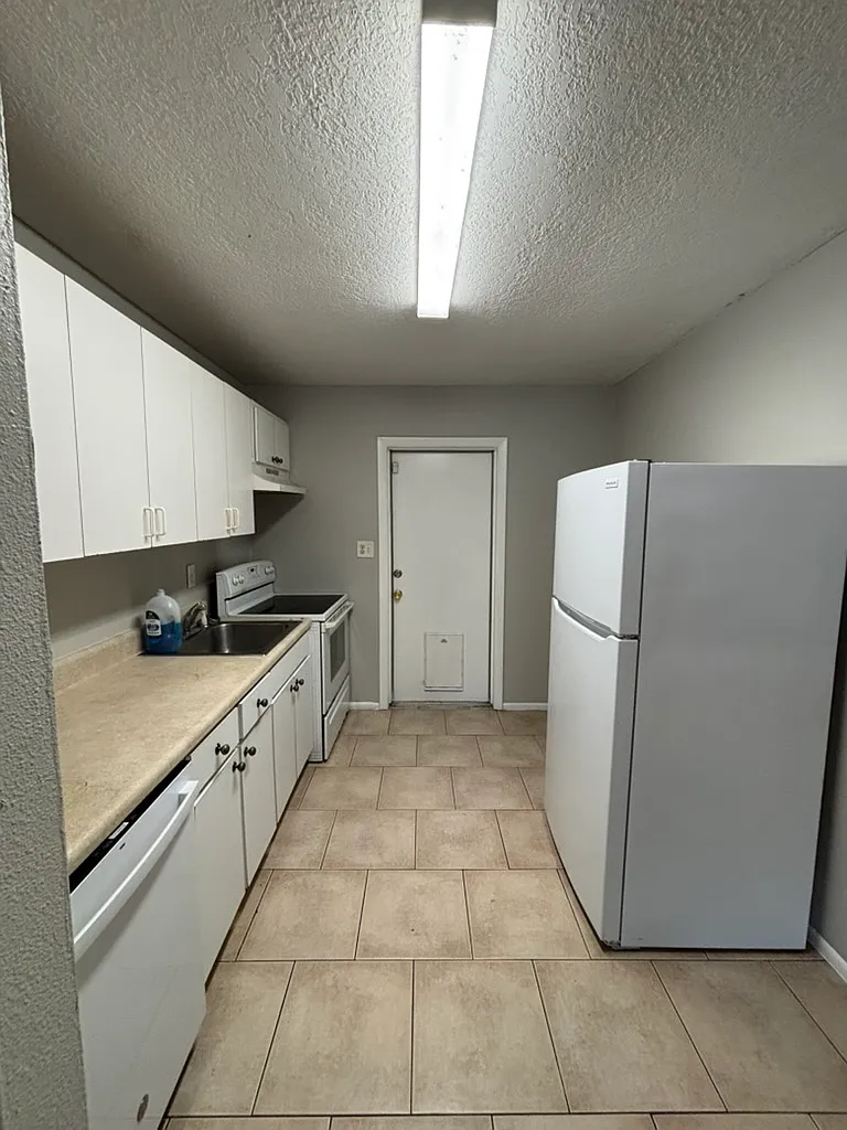 10117 N Aster Ave, Unit A, Tampa, Fl 336142 — Photo 2