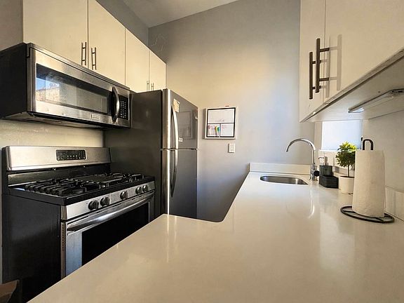 3rd image of 1063 Eastern Pkwy APT 14