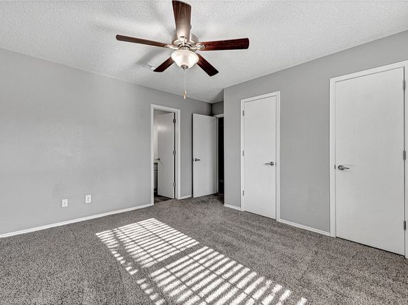 fayetteville-arkansas-448578802 picture