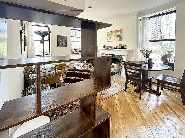 1045 2nd Ave #2A — Photo 2