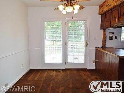 4th image of 1024 Burr Oak St