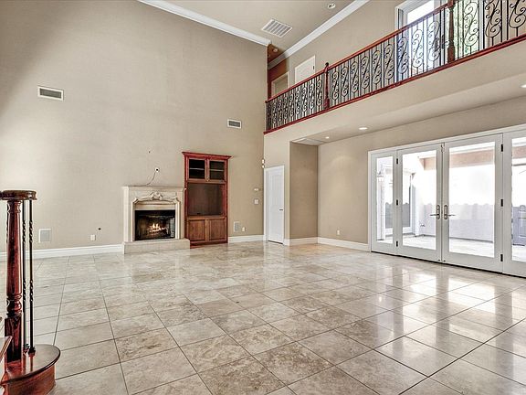 2nd image of 819 Sierra Oaks Vista Ln