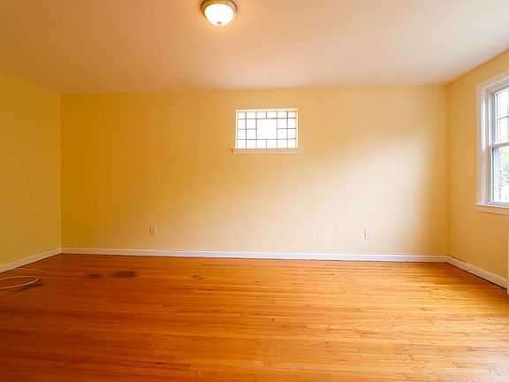 5th image of 3130 Spencer Dr #2