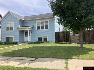 1008 W Menk Dr, Saint Peter, MN 56082