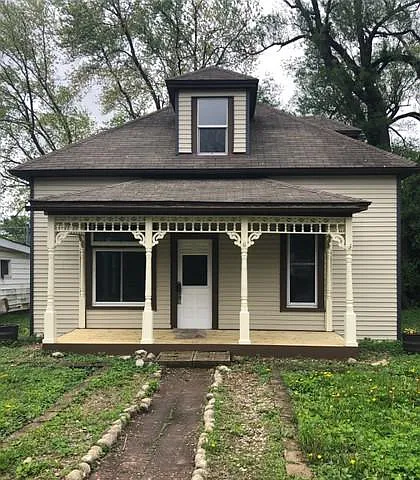 105 W Sherman St photo 1