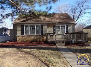 614 SW Randolph Ave, Topeka, KS 66606