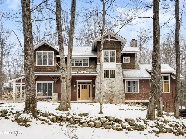 5 Moss Creek Road, Middle Grove, NY 12850