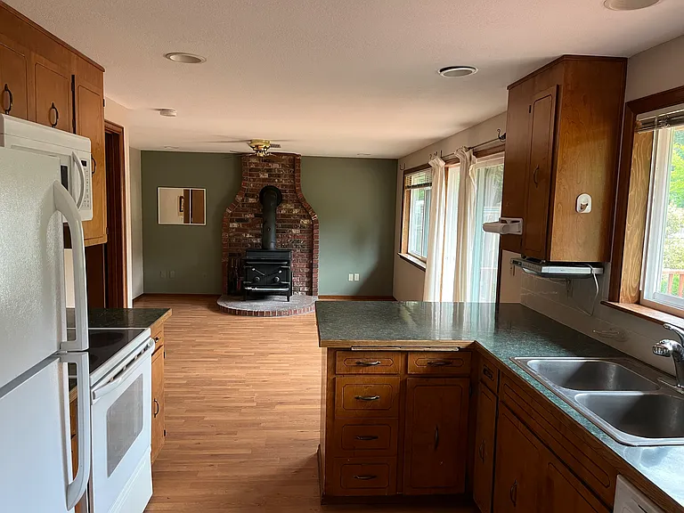 6824 Bel Mor Ct SW — Photo 7