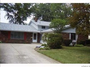 26866 Sudbury Dr, North Olmsted, OH 44070