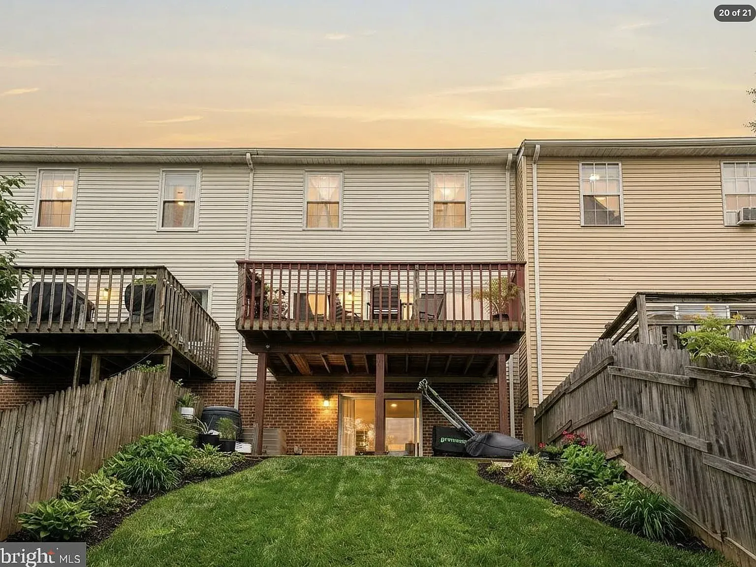 3 bed, 2.5 bath, 1780 sqft, $3,290 — Photo 2